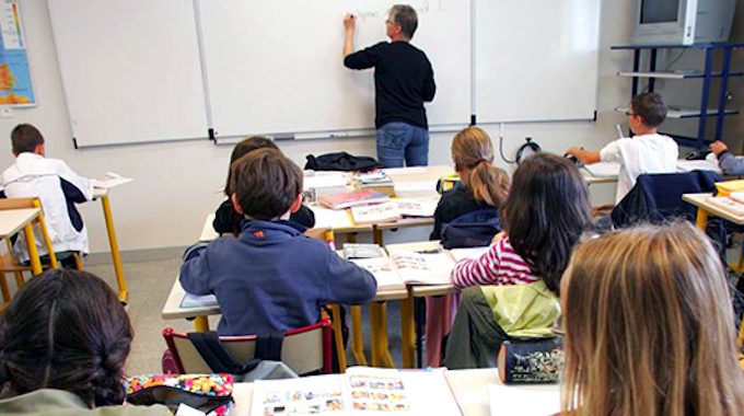 DOCENTI: IN ITALIA I PIÚ VECCHI DEL MONDO DOCENTI: IN ITALIA I PIÚ VECCHI DEL MONDO