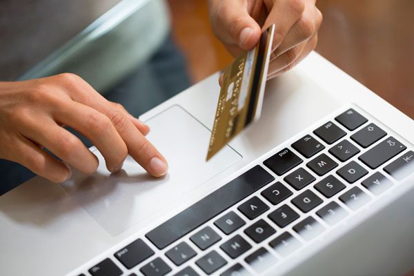 E-commerce un consumatore su quattro vittima di falsi