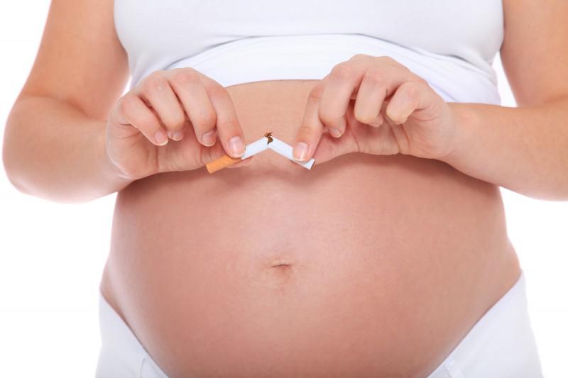 Fumare durante la gravidanza altera il DNA del feto