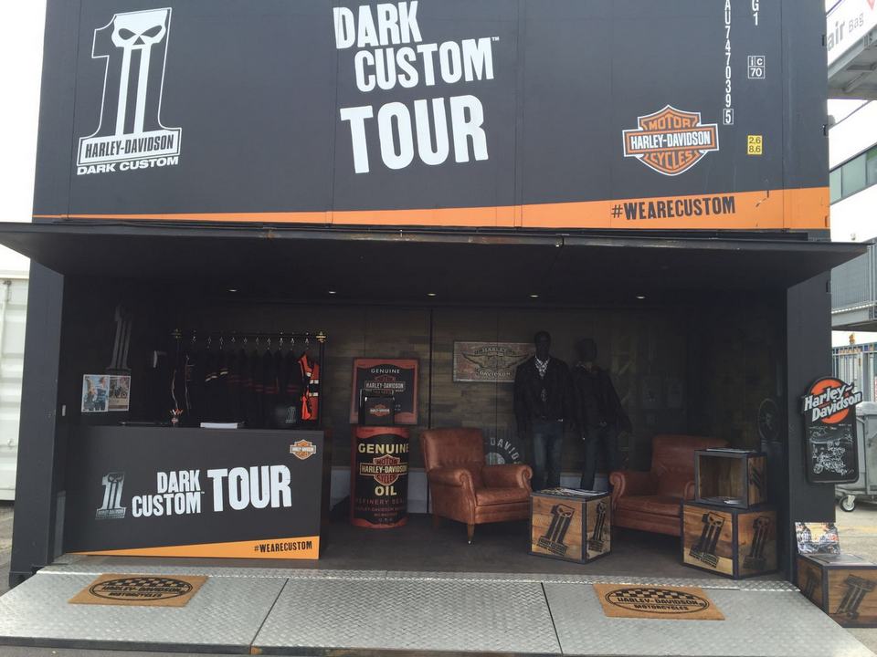Harley-Davidson - Dark Custom Tour