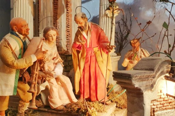 I simboli della tradizione del Natale: Albero o Presepe?