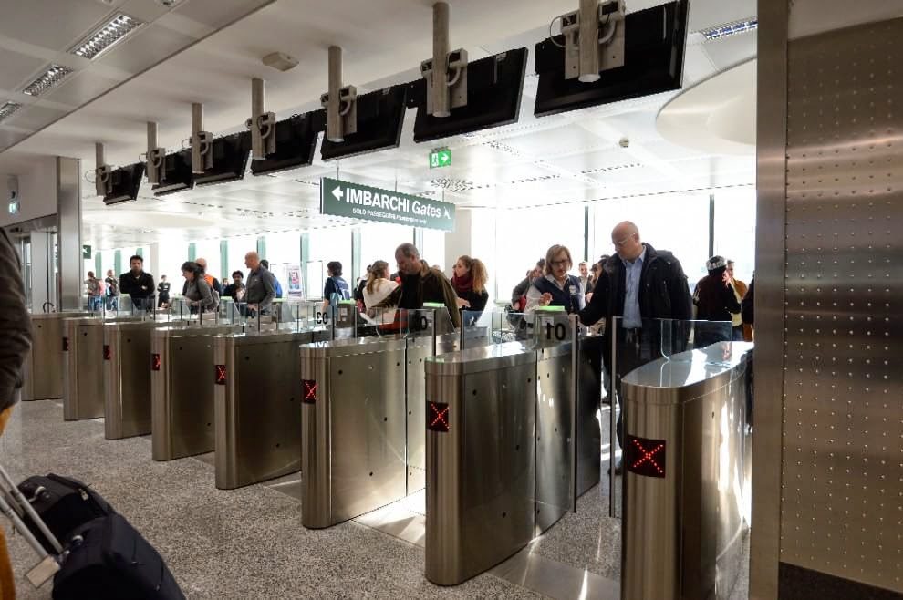 Il Parlamento europeo approva il registro dei passeggeri per i voli aerei