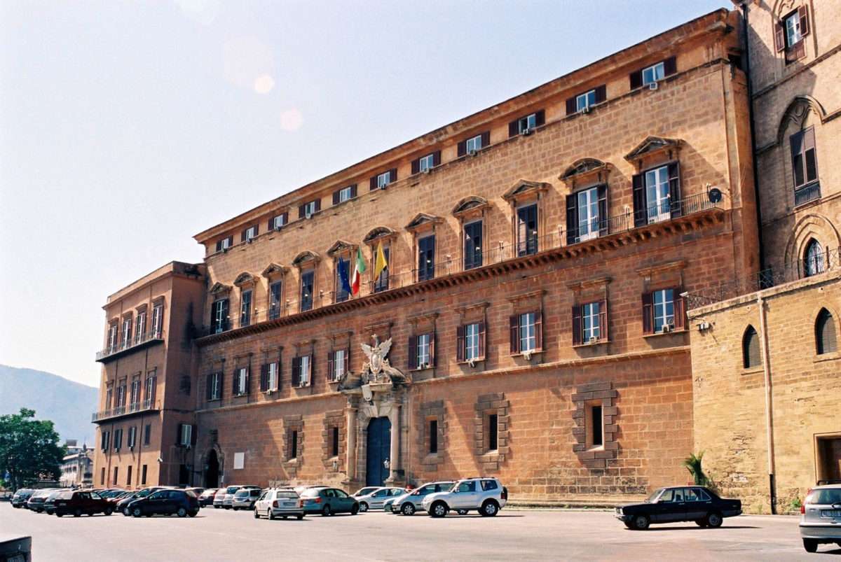 Italia: assetto amministrativo fallace o comportamento sociale inadeguato?