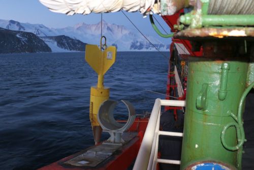 La nave 'Italica' in partenza per l'Antartide
