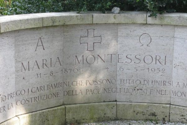 Maria Montessori e l'Educazione Cosmica