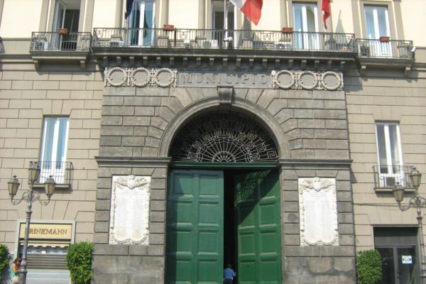 Napoli: l'amministrazione mette mano alle partecipate