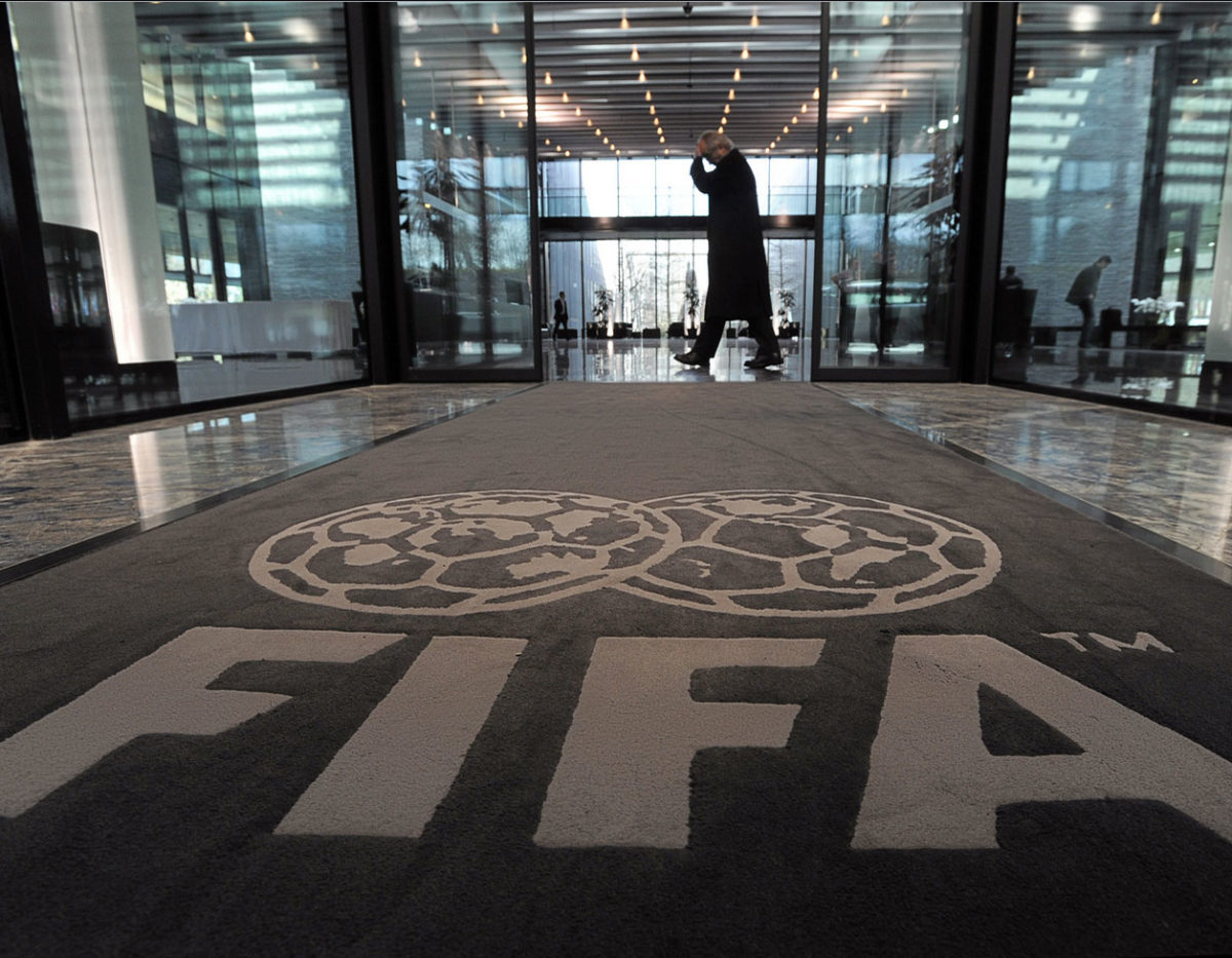 Scandalo FIFA: tanti dubbi e tante scoperte si susseguono