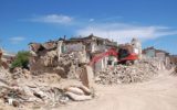 Uno studio sismologico rivede il ruolo della struttura geologica sullo scuotimento di Onna