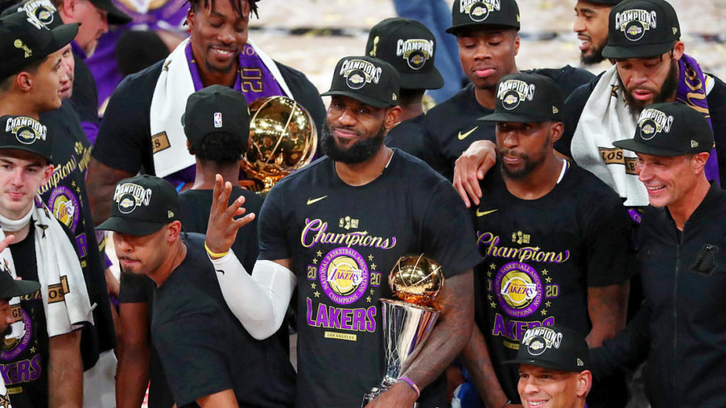 I Lakers sono campioni NBA 2020 festa a L.A. e ricordo per Kobe