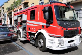 Incendio a Roma: morta una donna, evacuato palazzo
