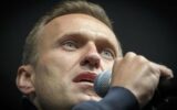 Navalny dall'Artico assicura: "Sto bene, sono il nuovo Babbo Natale"