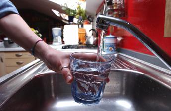 Norovirus tra Lombardia e Trentino, scatta divieto di bere acqua dal rubinetto