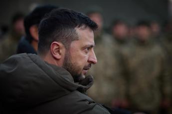 Ucraina, ancora un rimpasto nel comando militare: la decisione di Zelensky