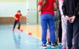 Più attività fisica a scuola e risveglio muscoli in prima ora: la proposta del pediatra