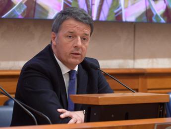 Renzi lascia la direzione del Riformista dal primo marzo
