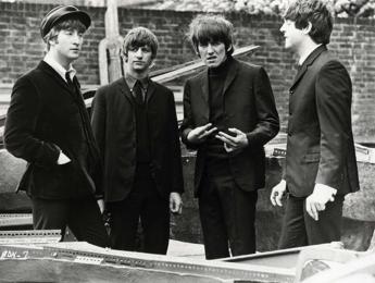 Beatles in vetta alle classifiche inglesi, nuovi record a 60 anni dal primo successo