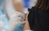 Covid Italia, vaccini anche in ospedale per i fragili
