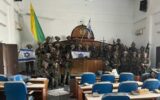 Gaza, soldati Israele entrano nel Parlamento: "Hamas in fuga"