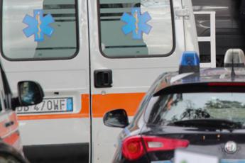 Incidente a Napoli con auto di servizio, vigilante perde la vita