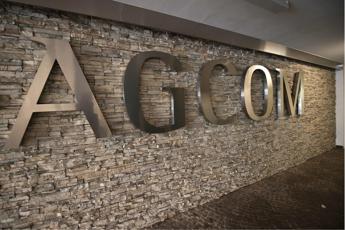Agcom: multa da 5,85 milioni a Meta per violazione divieto pubblicità gioco d'azzardo