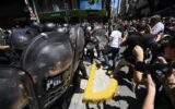 Buenos Aires, scontri durante le proteste contro il maxi decreto Milei