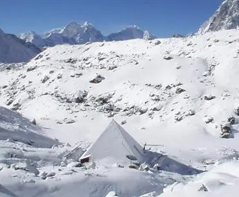 Clima, scoperto fenomeno sorprendente sui ghiacciai dell'Himalaya