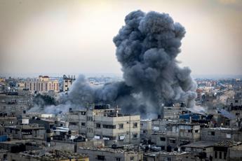 Gaza, media: "20 morti in raid Israele su Rafah"