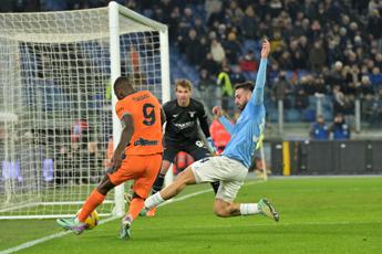 Lazio-Inter 0-2, gol di Lautaro e Thuram: Inzaghi tenta la fuga