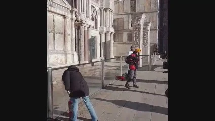 Basilica di San Marco, l'attacco di Ultima Generazione - Video