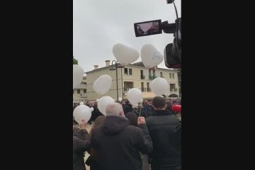 Giulia Cecchettin, chiavi e applausi: Padova fa "rumore" - Video