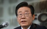 Corea del Sud, accoltellato leader opposizione Lee Jae-myung