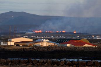 Eruzione Islanda, scrittore Pagani: "La peggiore in 50 anni, case inghiottite da lava"