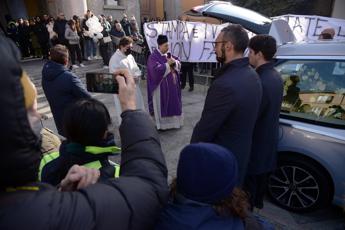 Giovanna Pedretti, parroco: "In tantissimi ai funerali, ennesima attestazione di stima"