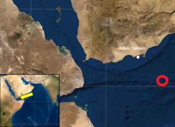 Houthi: "Missile contro petroliera, incendio su nave"