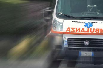 Infermiera 118 aggredita nel Casertano: "Presa per la gola e scagliata contro saracinesca"