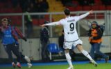 Lecce-Juventus 0-2, doppietta di Vlahovic e gol di Bremer: Allegri è primo