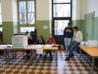 Sondaggi politici, Fratelli d'Italia scende e Pd sale