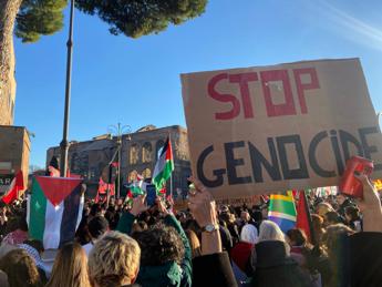 "Stop al genocidio a Gaza", in centinaia in piazza a Roma