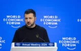 Ucraina, Zelensky a Davos: "Combattiamo Putin tutti insieme per pace globale"
