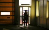 Insegnante accoltellata a scuola a Varese, arrestato lo studente