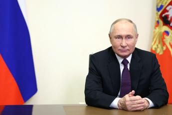 Russia, Putin: "Nel mondo più amici che nemici". Medvedev: "Guerra nucleare mai così vicina"
