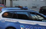 Torino, tensione sotto questura: antagonisti assaltano volante