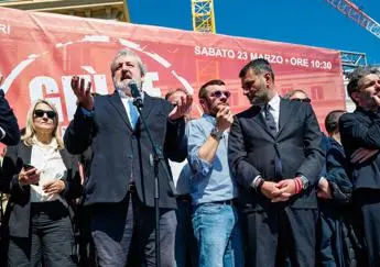 Bari, Emiliano choc: "Decaro minacciato, lo portai dalla sorella del boss e dissi 'te lo affido'" Bari, Emiliano choc