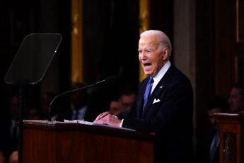 Biden, il discorso sullo Stato dell'Unione: "Il mio messaggio per Putin: non mi inchino"