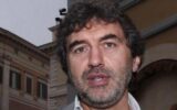 Elezioni Abruzzo, Marsilio 'rockstar' al comitato tra ressa tv e spumante