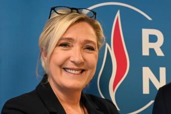 Francia, sondaggio riservato dà maggioranza a Le Pen da dicembre: timori per le Europee