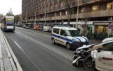 Roma, scontro tra tram e taxi in viale Trastevere: traffico in tilt