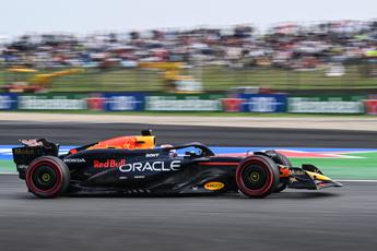 Gp Cina, Verstappen vince con Red Bull e Ferrari giù dal podio