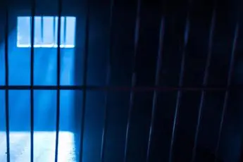 "Meglio in carcere che con mia moglie", 33enne evade dai domiciliari a Napoli