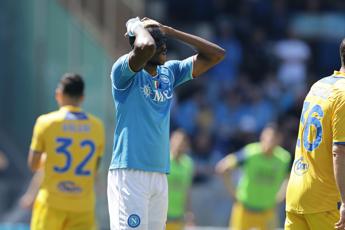 Napoli-Frosinone 2-2, azzurri frenano ancora